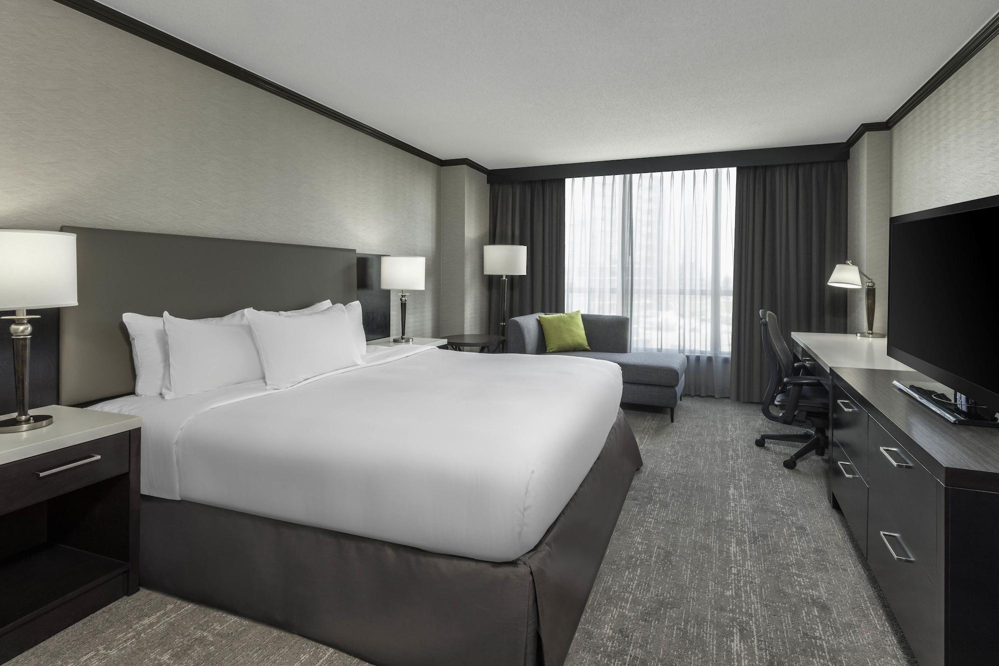 Hotel Hilton Vancouver Metrotown 4*