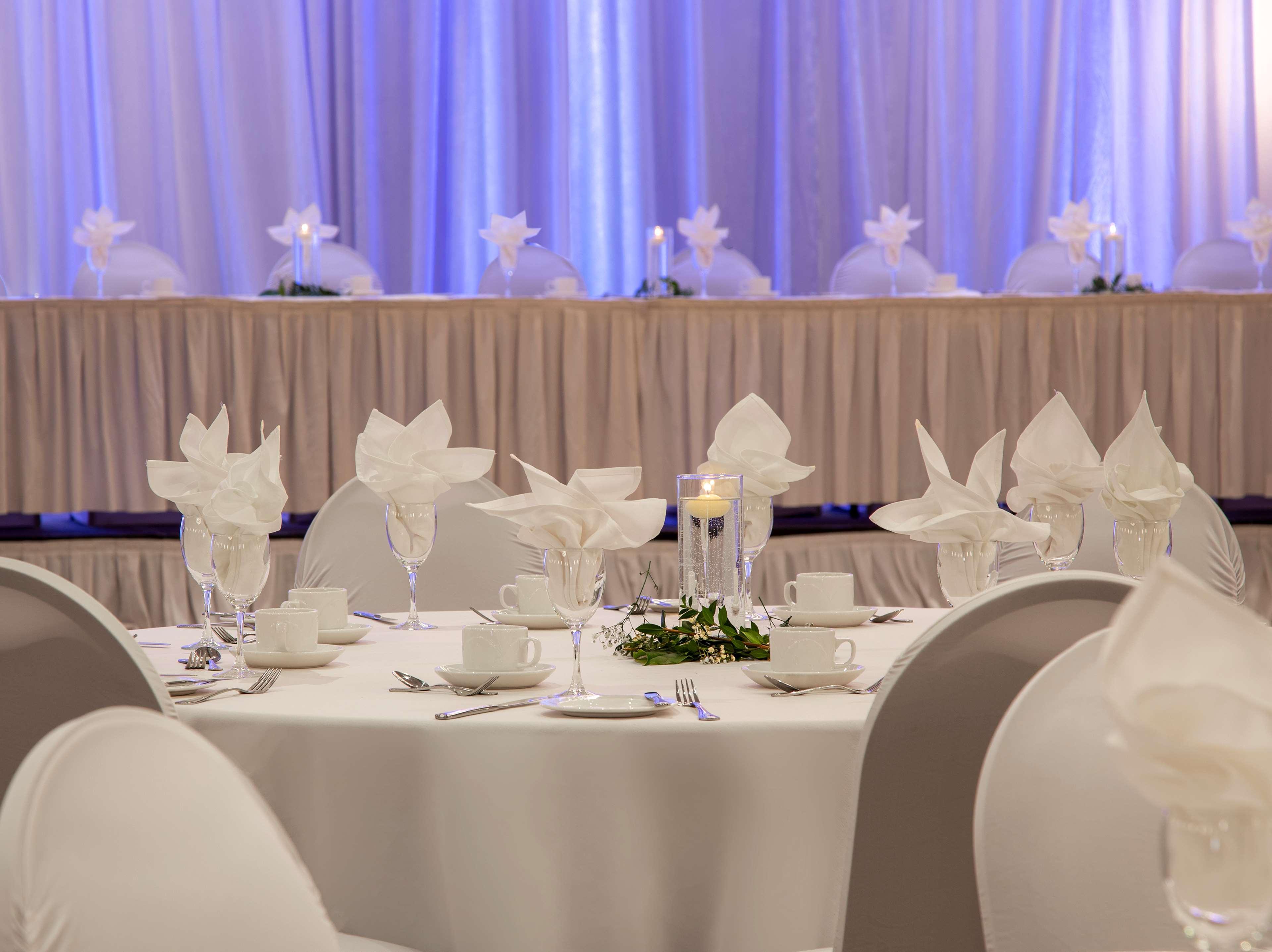 Hilton Vancouver Metrotown Hotel