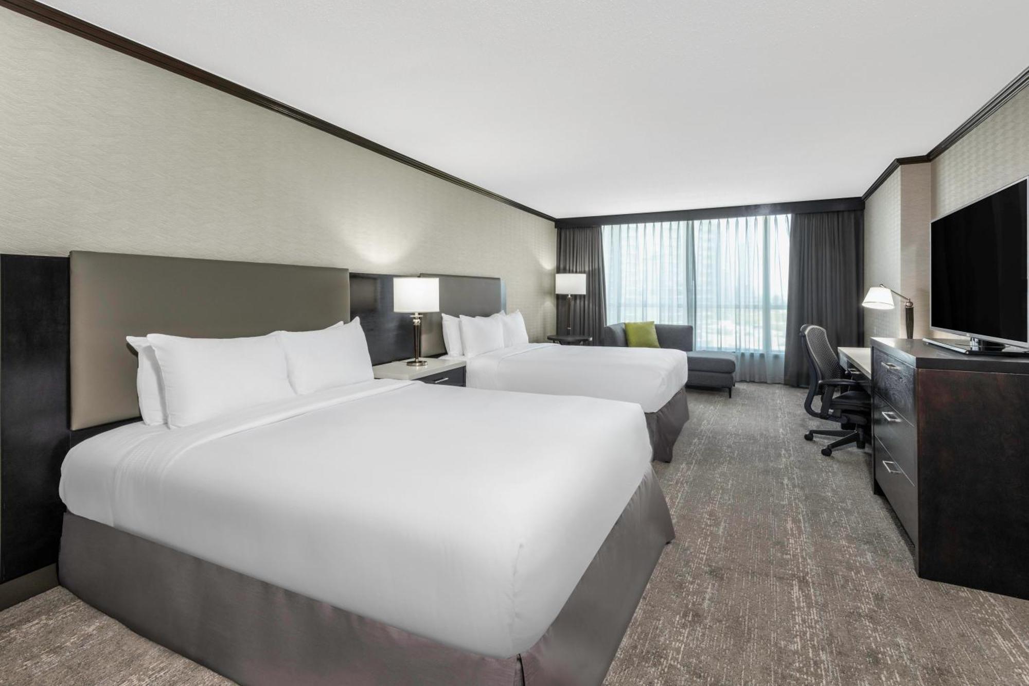 Hilton Vancouver Metrotown 4*