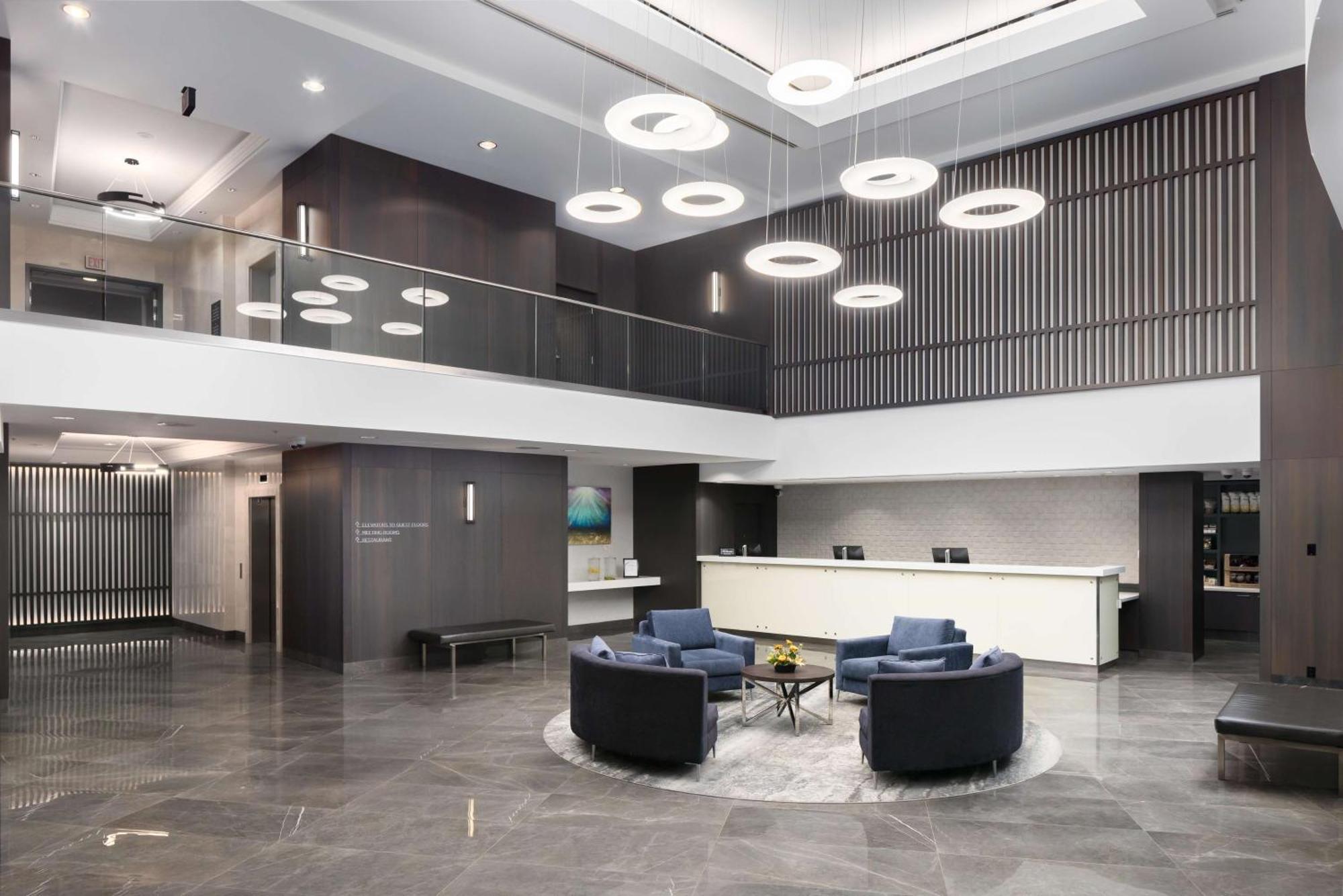 Hilton Vancouver Metrotown 4*