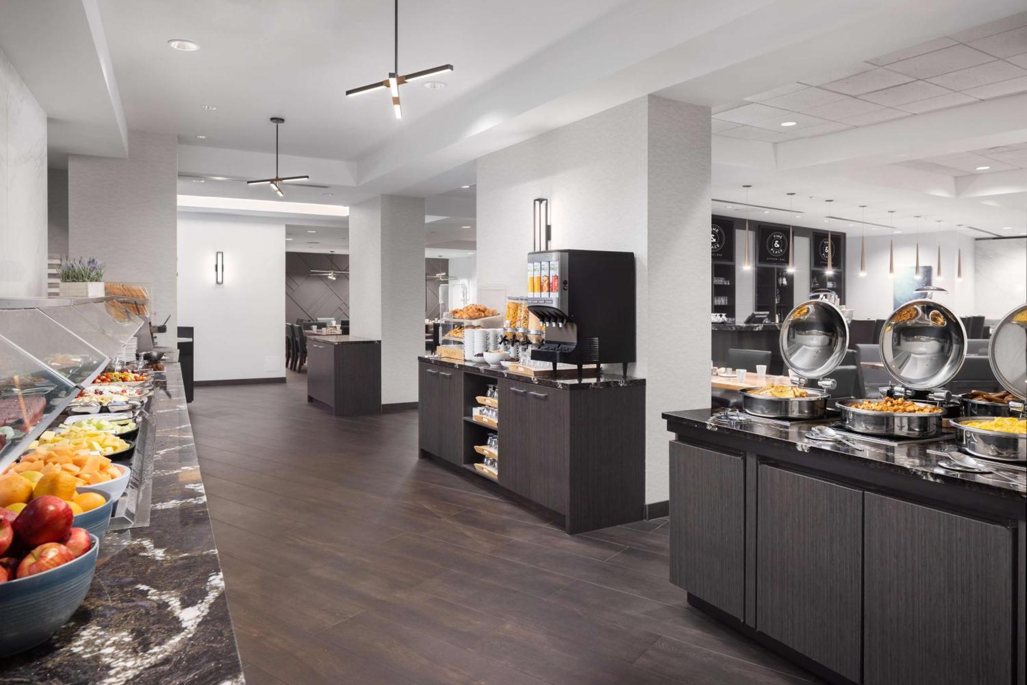 Hilton Vancouver Metrotown 4*